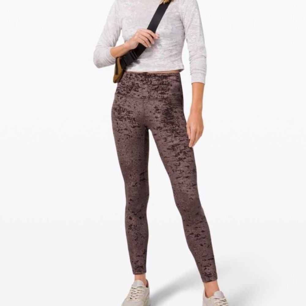 Lululemon Ladies Size 8 Wunder Lounge Leggings High Rise